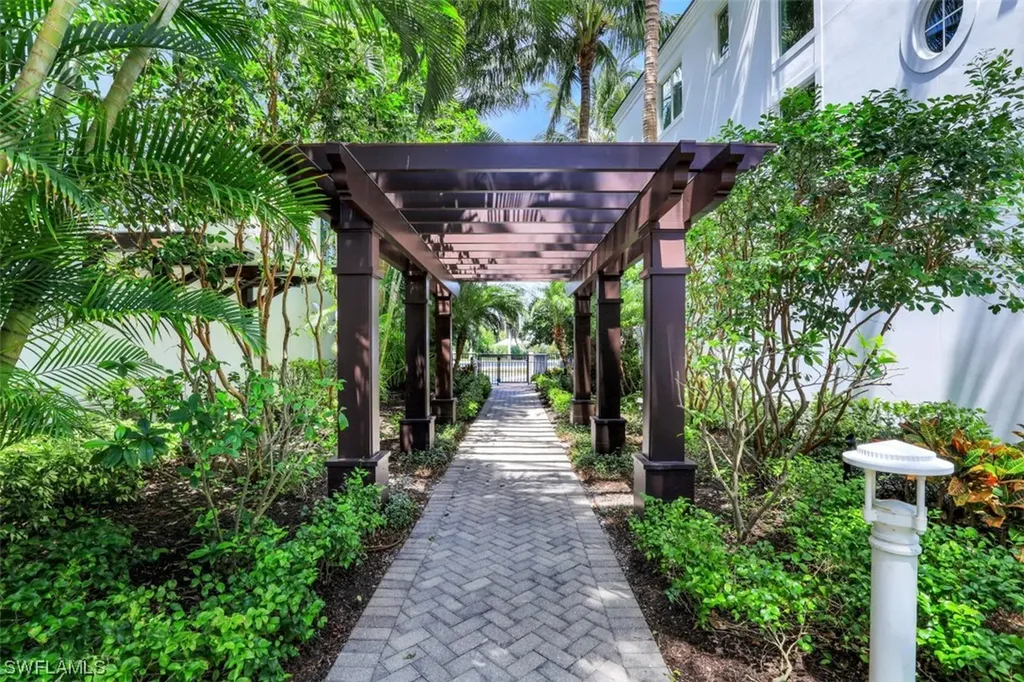 1724 Gulf Shore Boulevard N Naples FL 34102