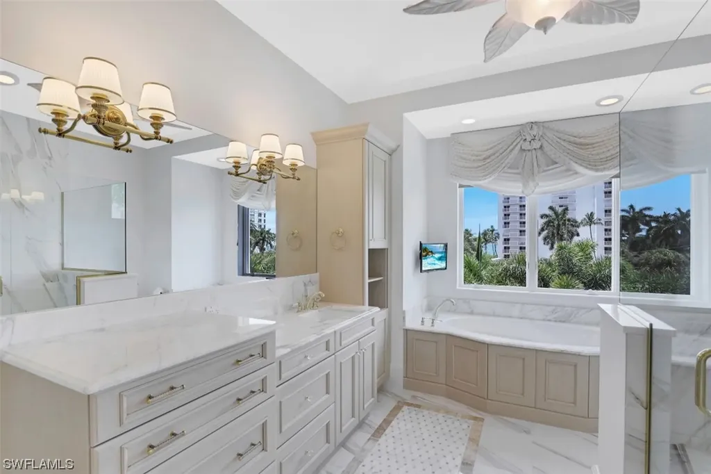 1724 Gulf Shore Boulevard N Naples FL 34102