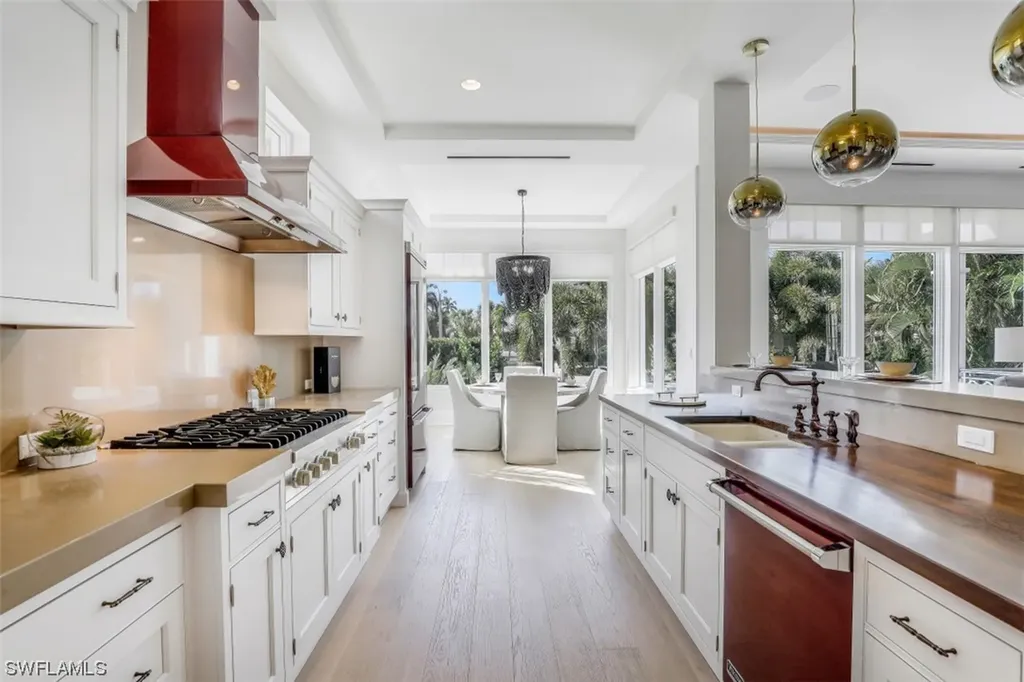 1724 Gulf Shore Boulevard N Naples FL 34102