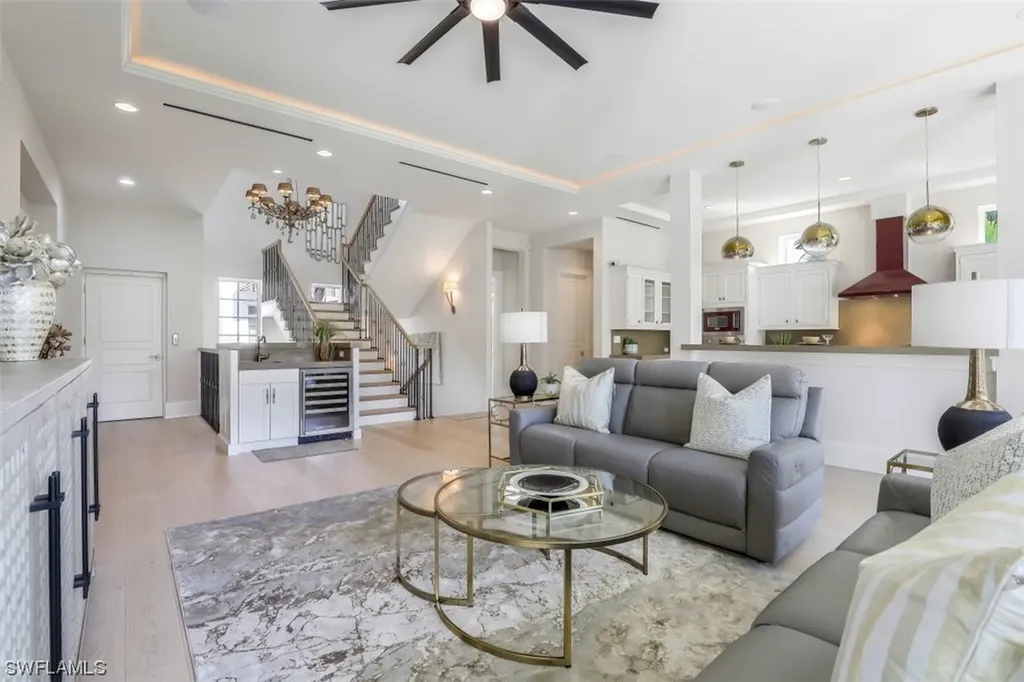 1724 Gulf Shore Boulevard N Naples FL 34102