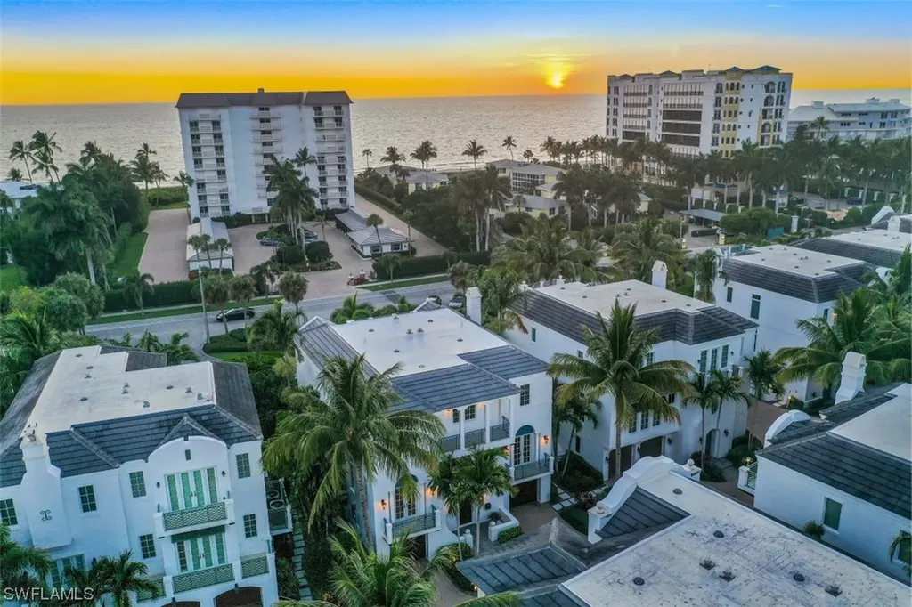 1724 Gulf Shore Boulevard N Naples FL 34102