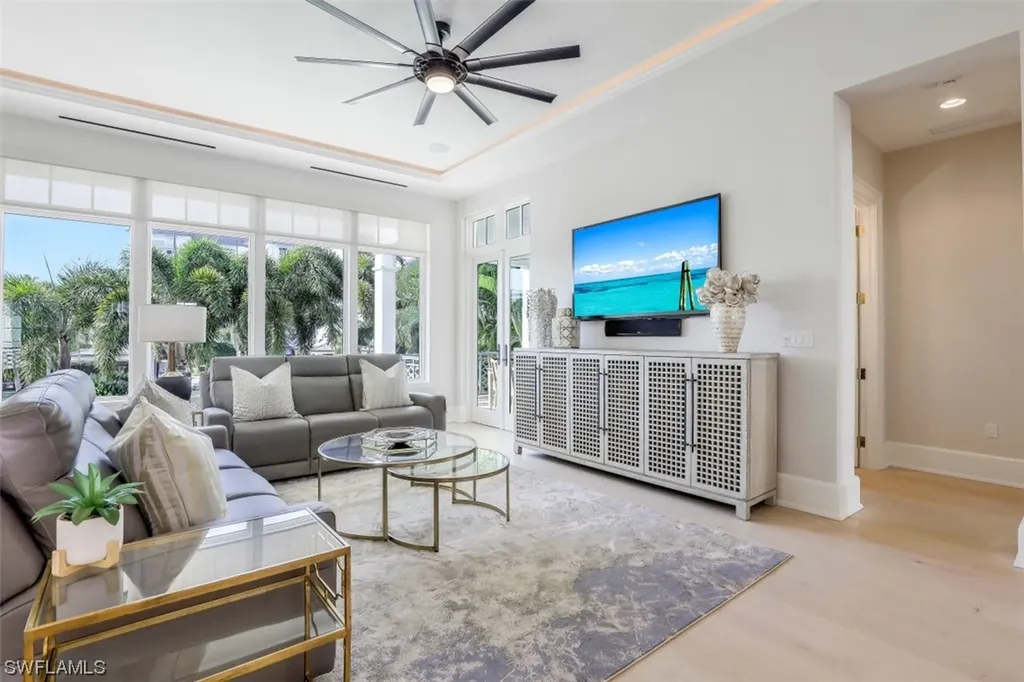 1724 Gulf Shore Boulevard N Naples FL 34102