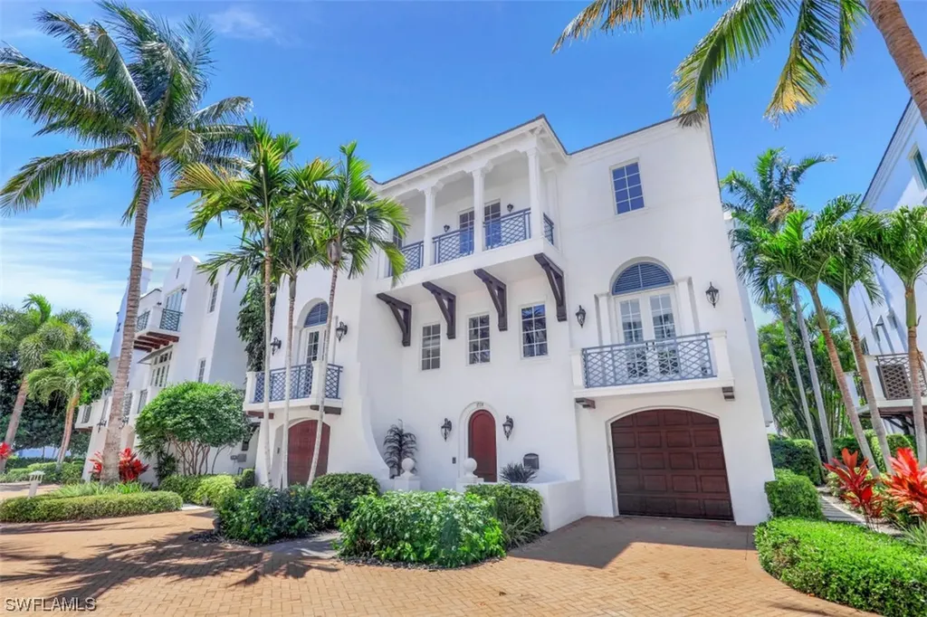 1724 Gulf Shore Boulevard N Naples FL 34102