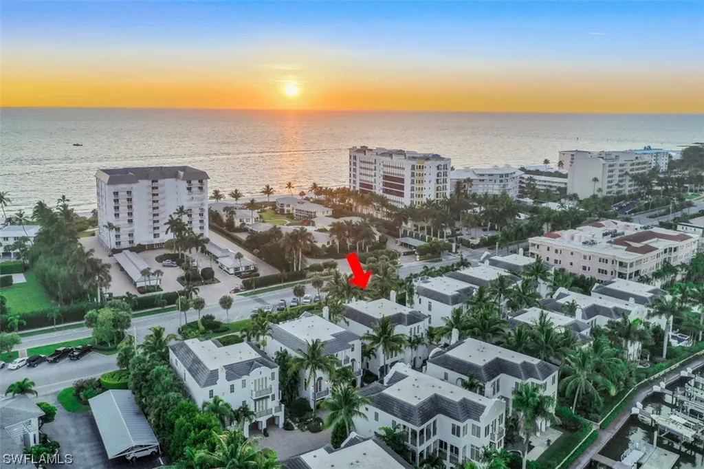 1724 Gulf Shore Boulevard N Naples FL 34102