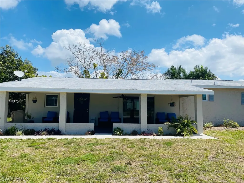 703 106th Avenue N Naples FL 34108