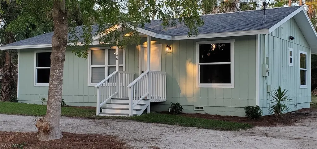 146 21st Street NW Naples FL 34120