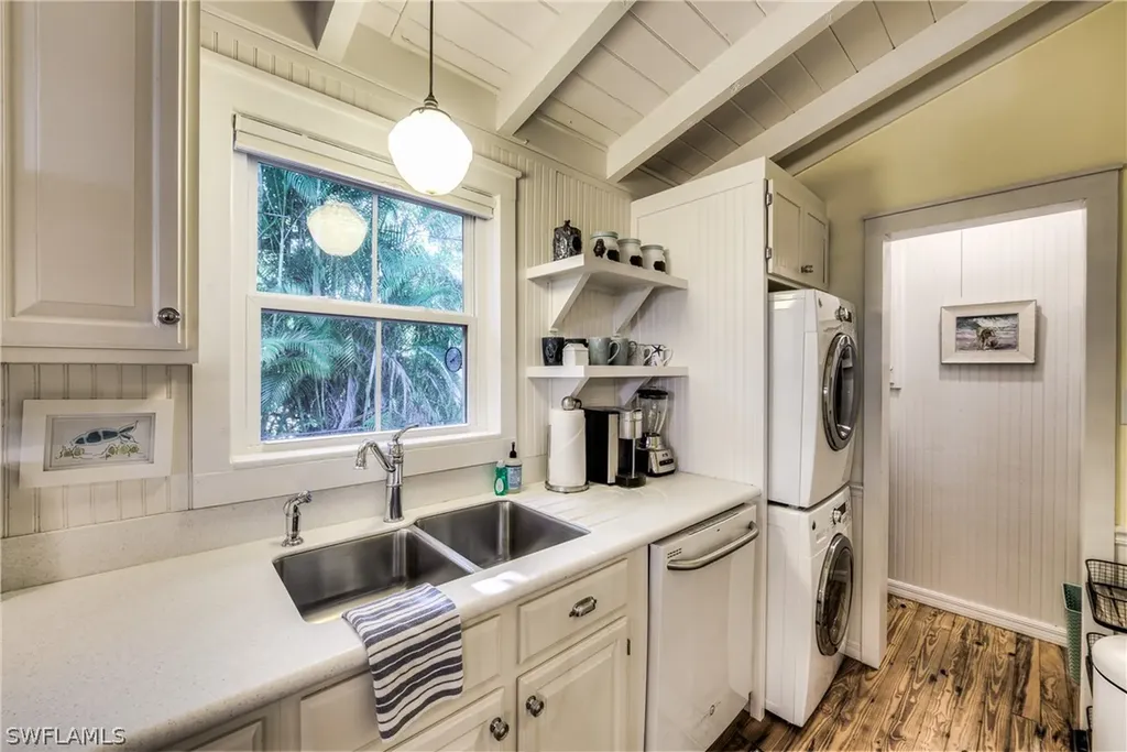 966 Fitzhugh Street Sanibel FL 33957