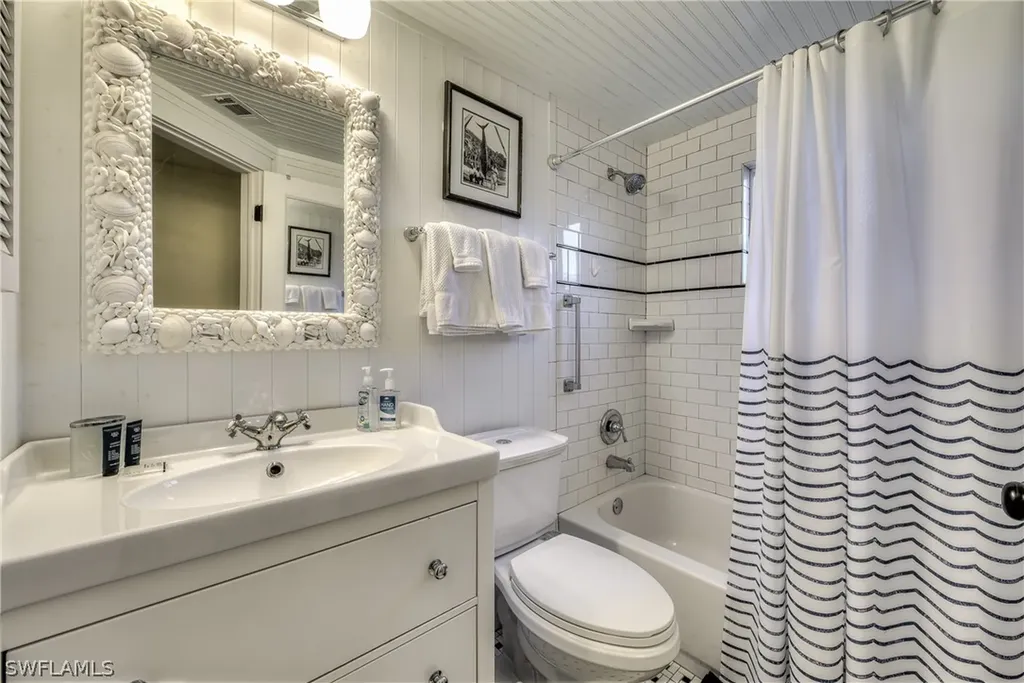 966 Fitzhugh Street Sanibel FL 33957