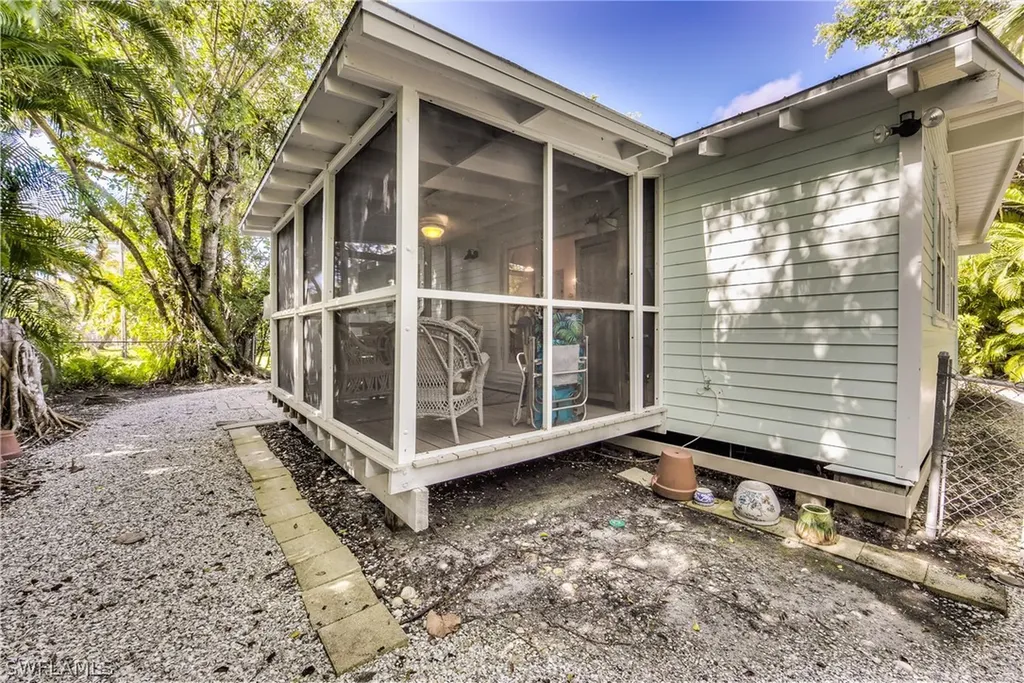 966 Fitzhugh Street Sanibel FL 33957