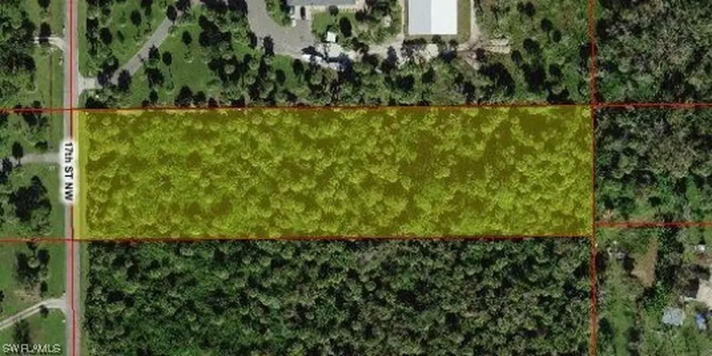690 17th Street NW Naples FL 34120