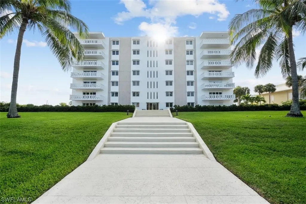 1325 7th Street S Naples FL 34102