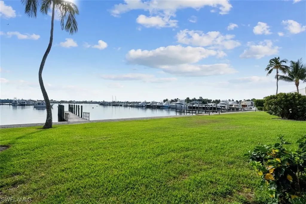 1325 7th Street S Naples FL 34102
