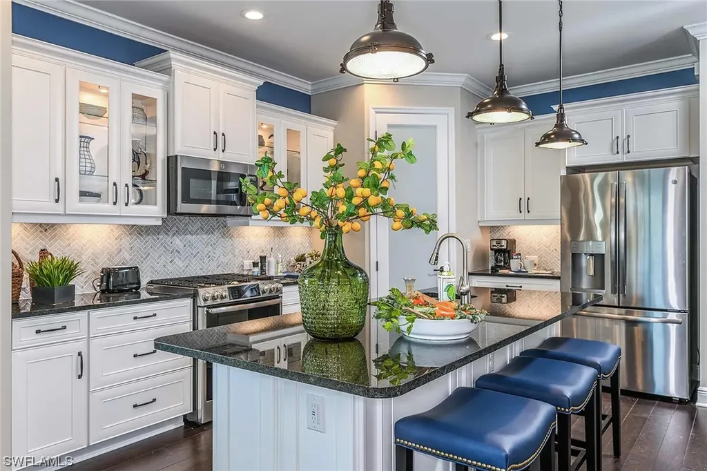 2303 Marquesa Circle Naples FL 34112