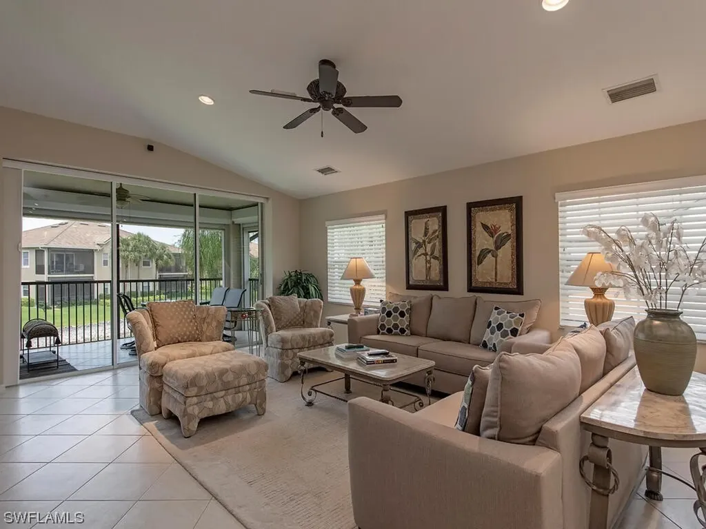 Naples FL, 4475 Dover Court, Unit 1104