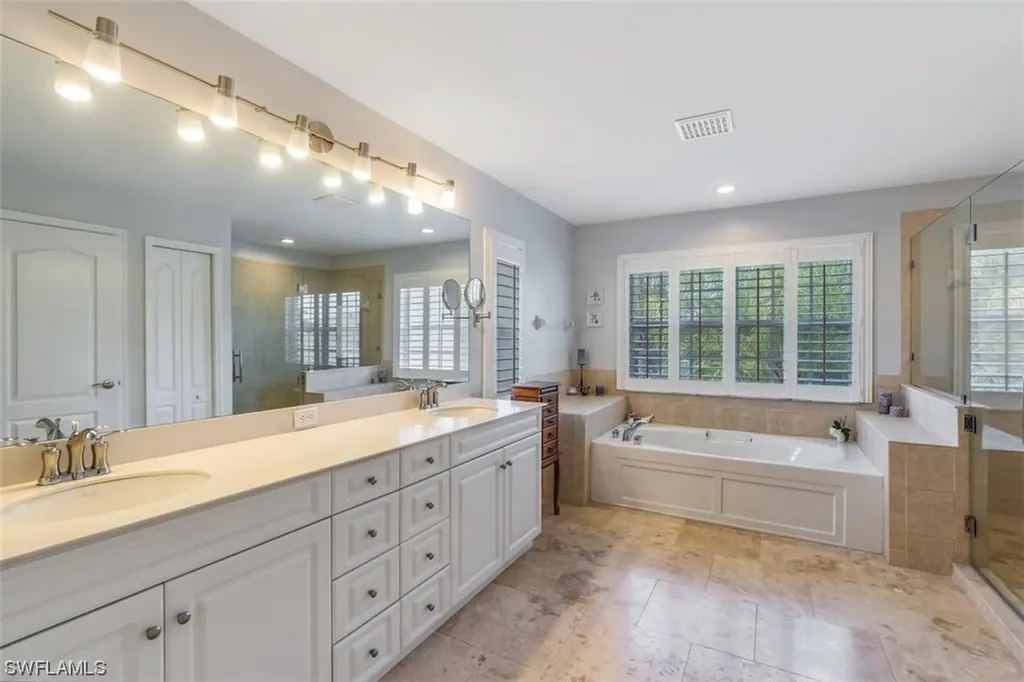 8293 Laurel Lakes Way Naples FL 34119