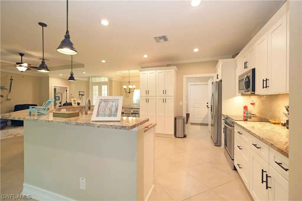 1895 24th Avenue NE Naples FL 34120