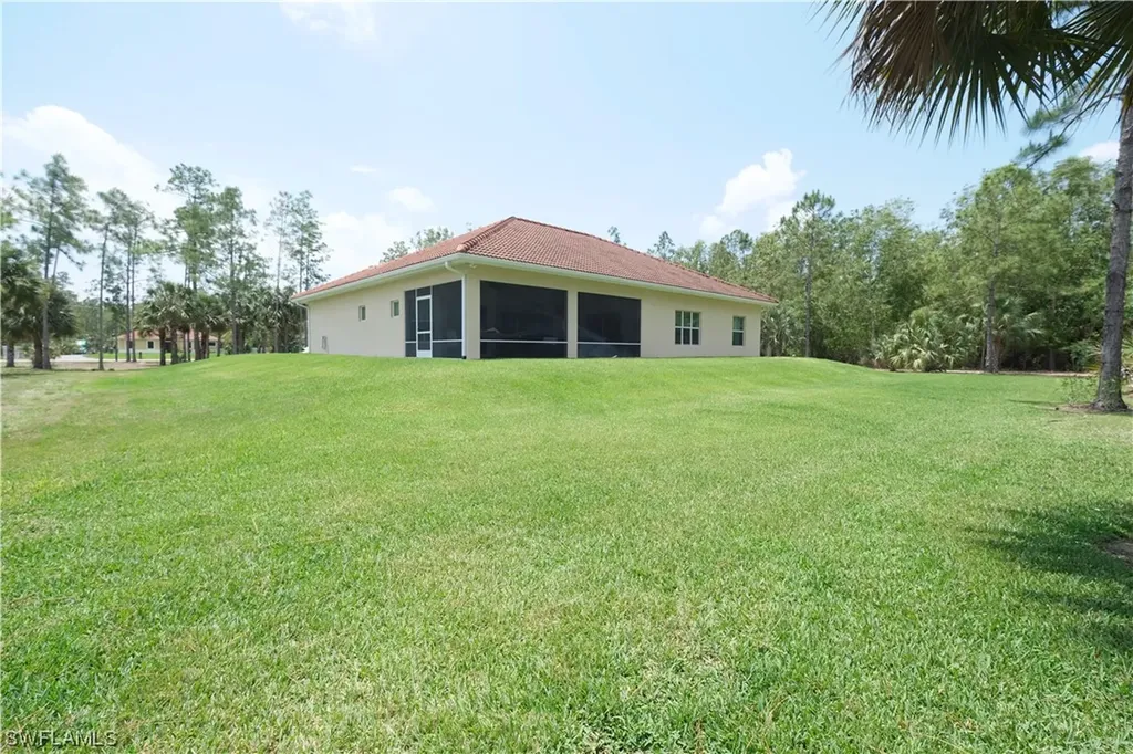 1895 24th Avenue NE Naples FL 34120