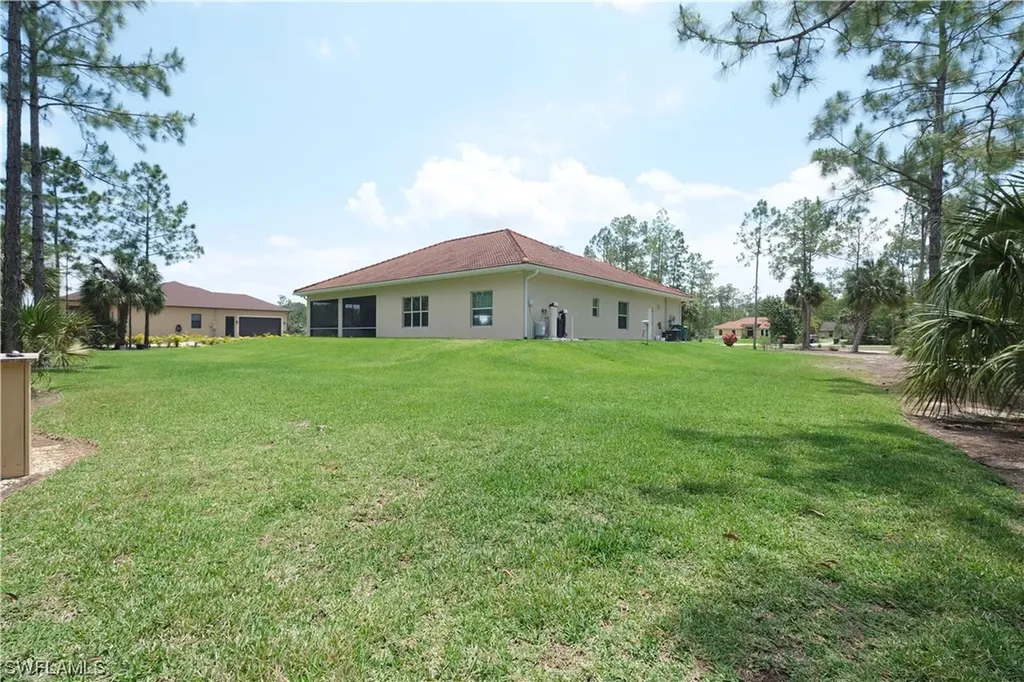 1895 24th Avenue NE Naples FL 34120