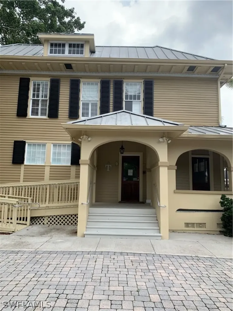 2050 Mcgregor Boulevard Fort Myers FL 33901
