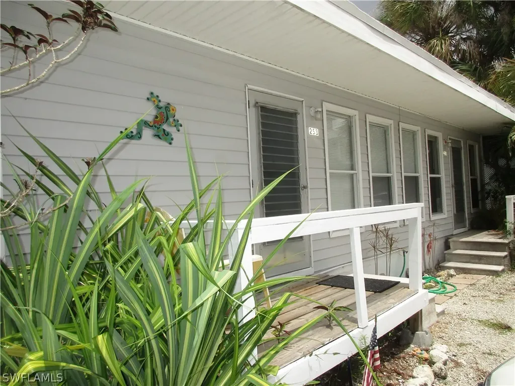 253/255 Delmar Avenue Fort Myers Beach FL 33931
