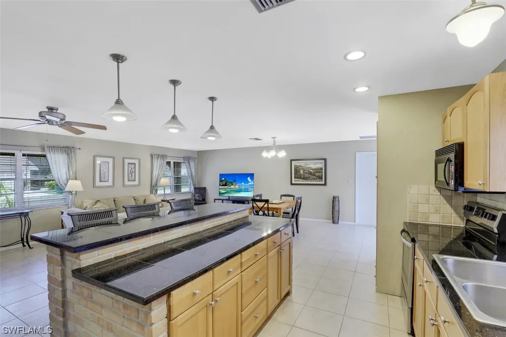 601 109th Avenue N Naples FL 34108