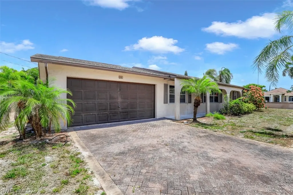 601 109th Avenue N Naples FL 34108