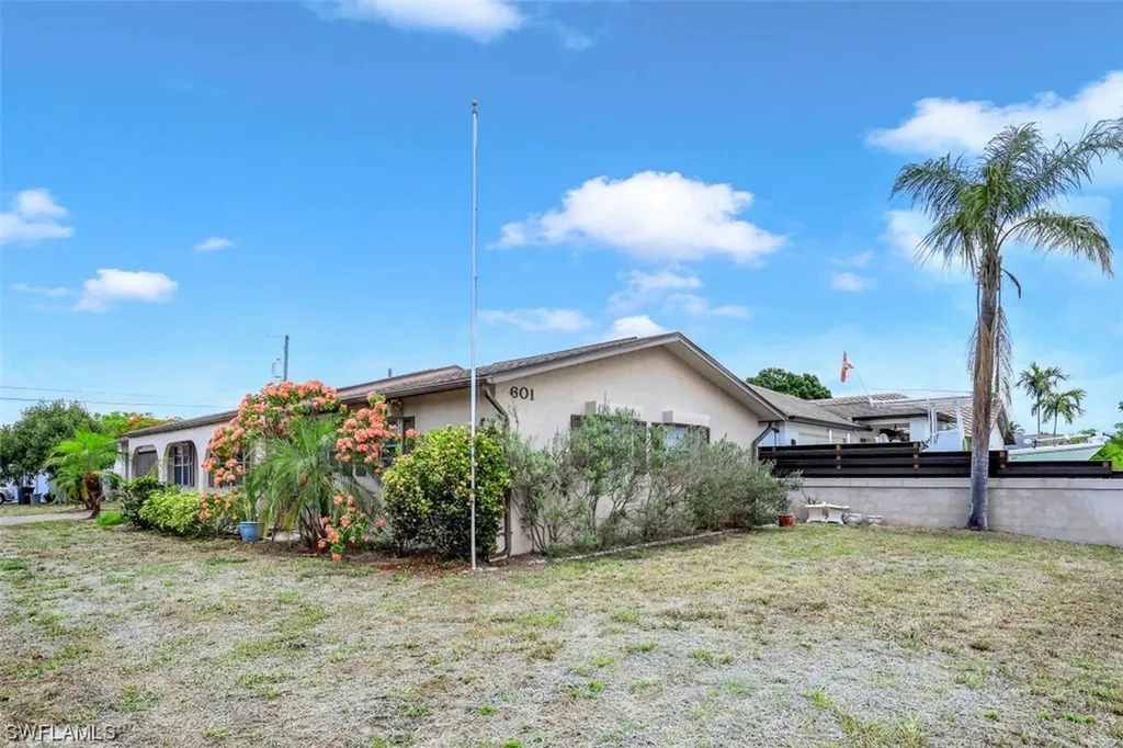 601 109th Avenue N Naples FL 34108