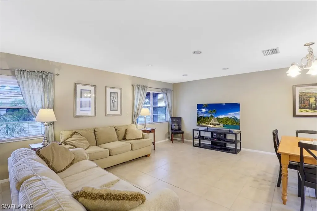 601 109th Avenue N Naples FL 34108