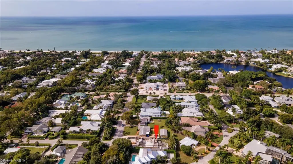 401 4th Avenue N Naples FL 34102
