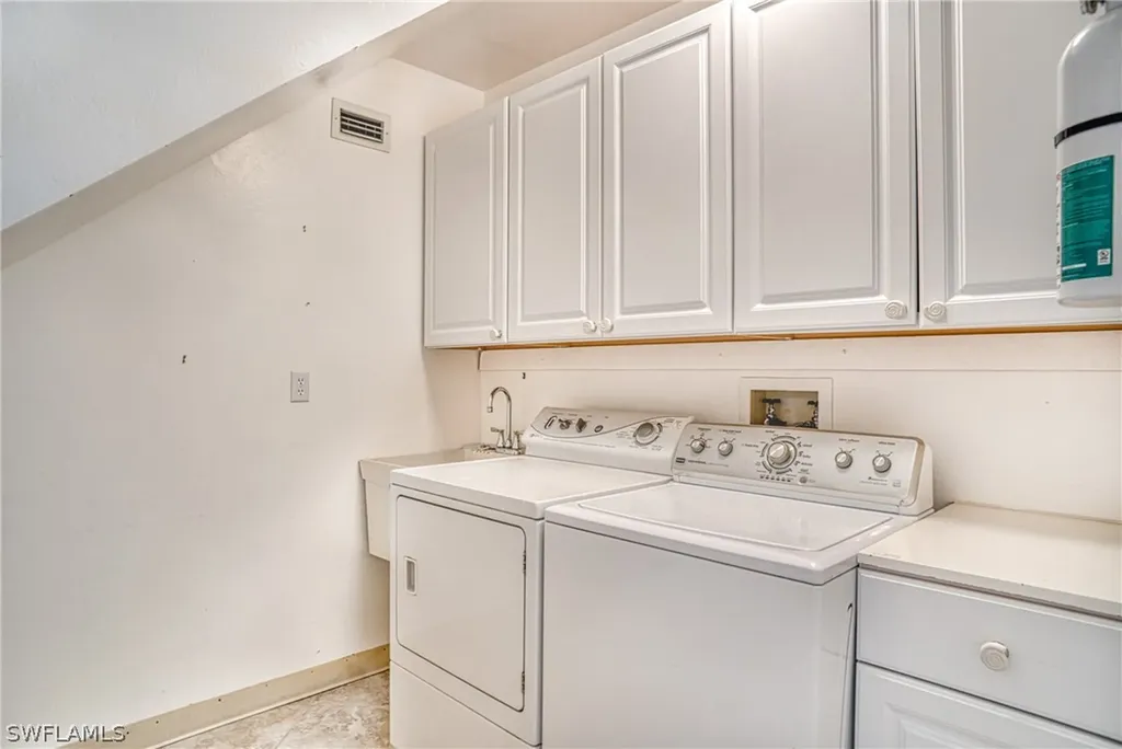 9408 Moonlight Drive Sanibel FL 33957