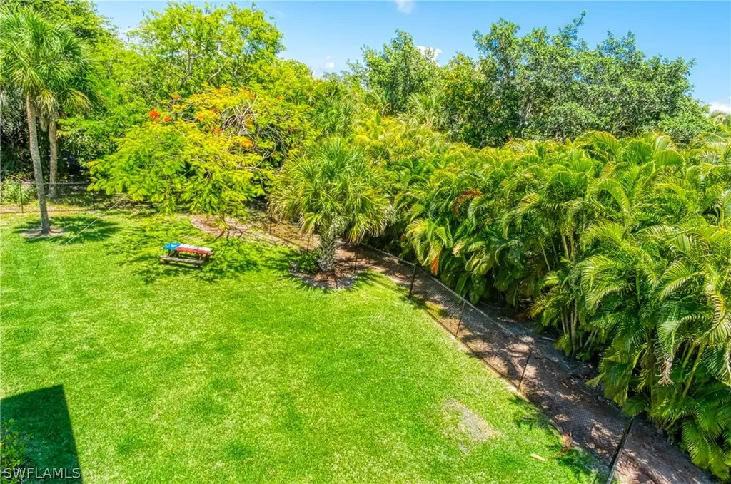9408 Moonlight Drive Sanibel FL 33957