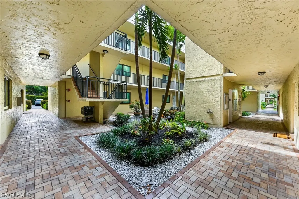 788 Park Shore Drive Naples FL 34103