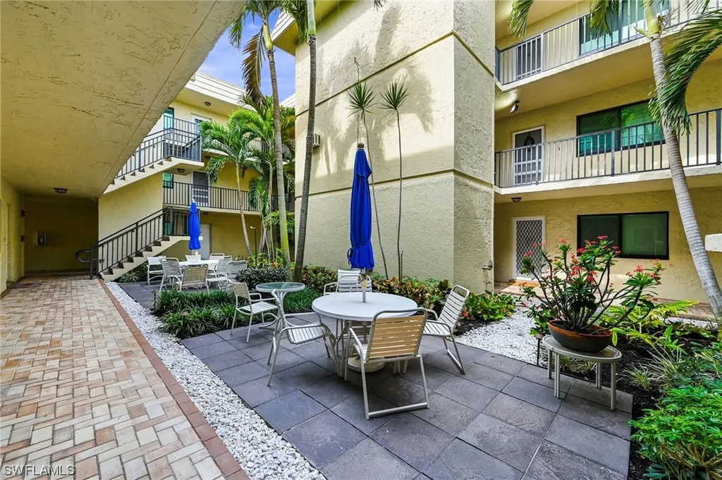 788 Park Shore Drive Naples FL 34103