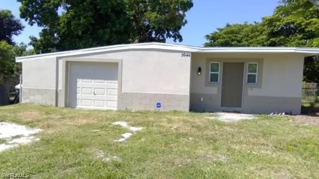 3044 Royal Palm Avenue Fort Myers FL 33901