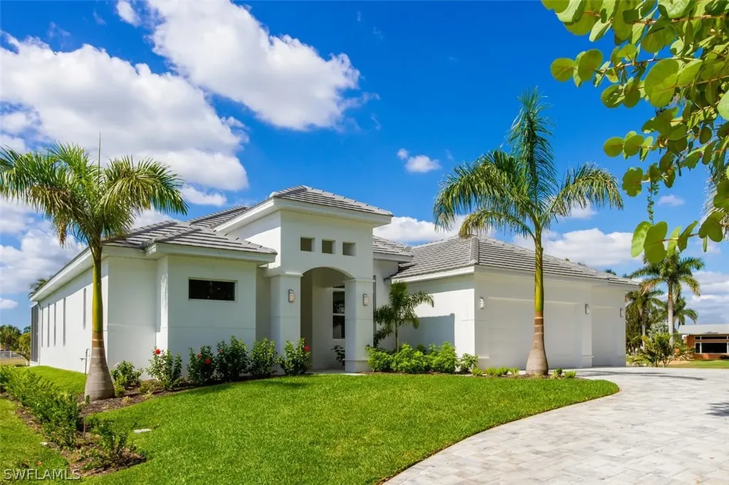 1402 Wellington Court Cape Coral FL 33904