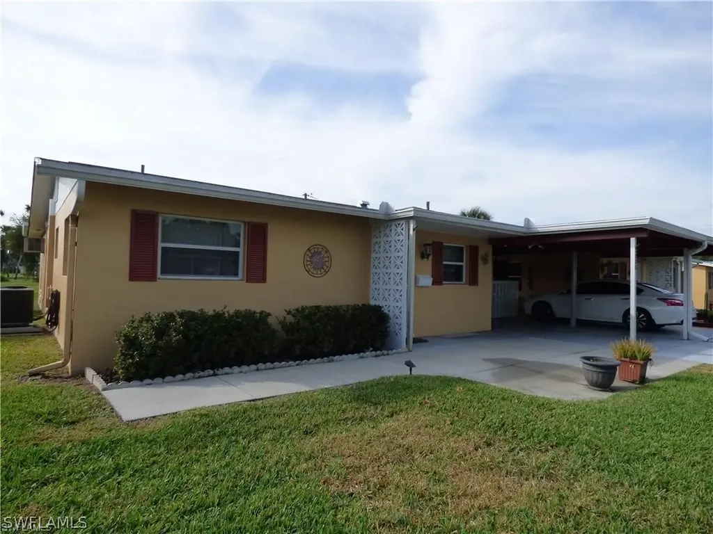 2200 Orchid Road Lehigh Acres FL 33936