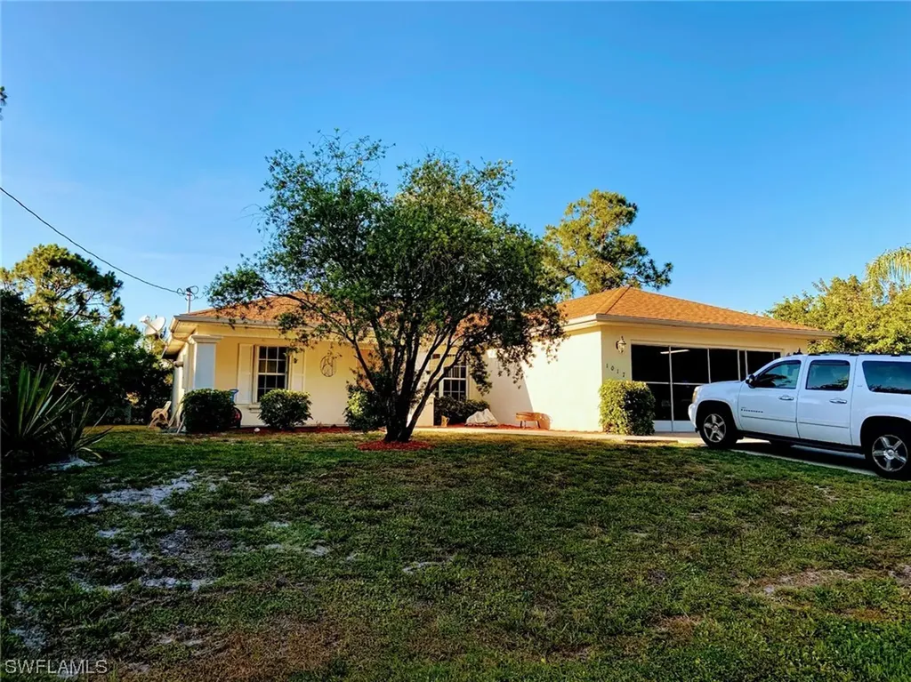 1017 Binkley Street E Lehigh Acres FL 33974