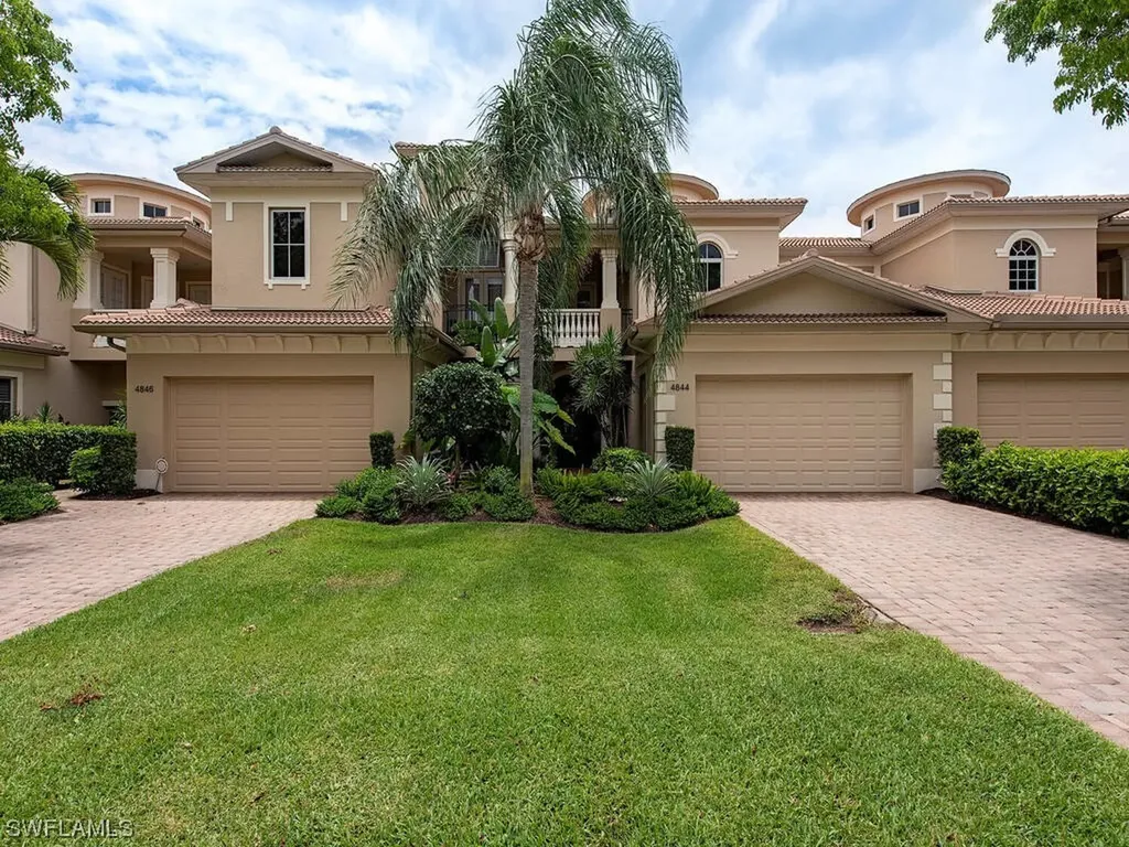 Naples FL, 4844 West Boulevard Court, Unit C103