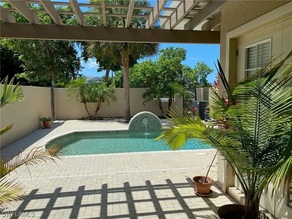 4844 West Boulevard Court Naples FL 34103