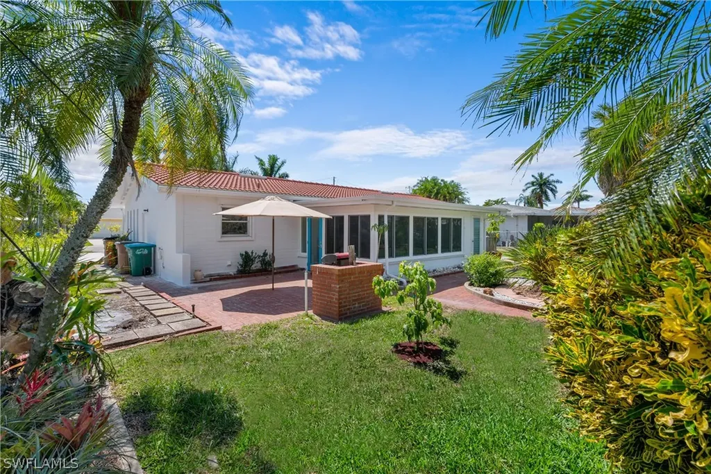5277 Tamiami Court Cape Coral FL 33904