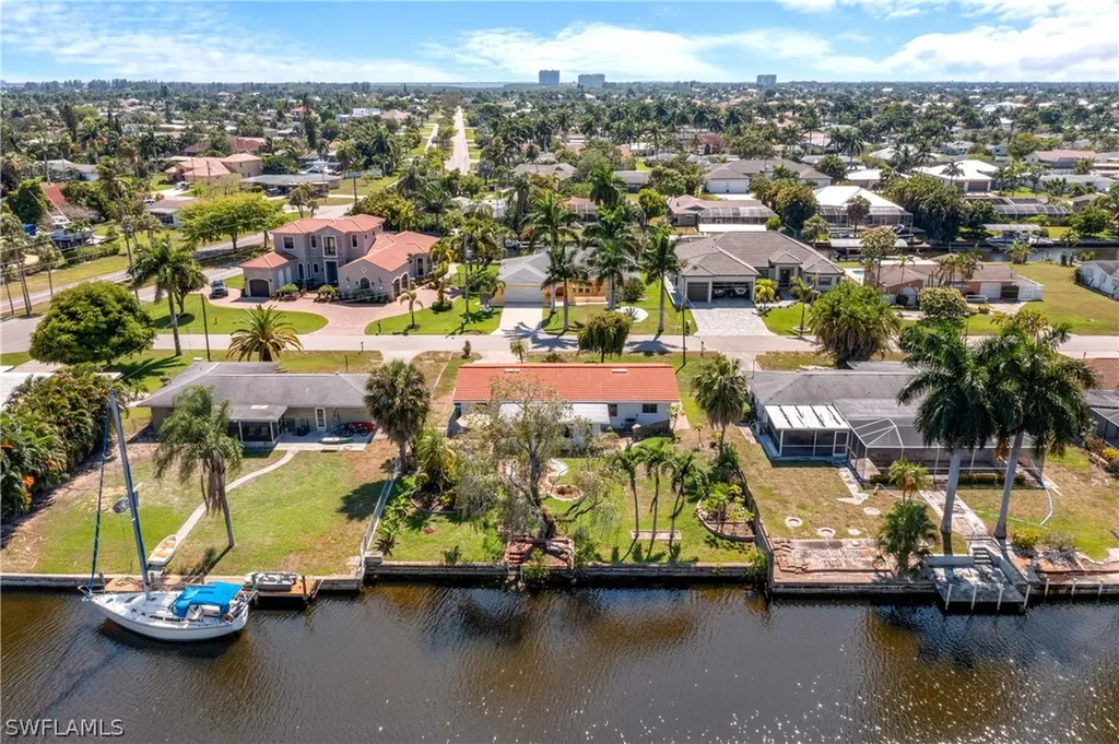 5277 Tamiami Court Cape Coral FL 33904