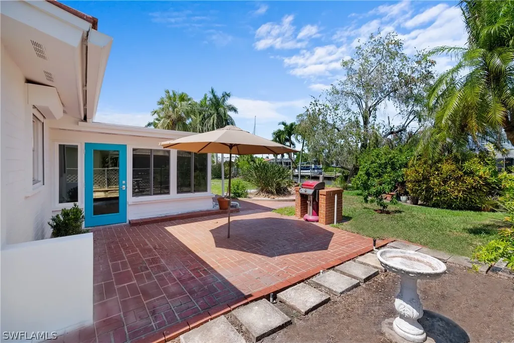 5277 Tamiami Court Cape Coral FL 33904
