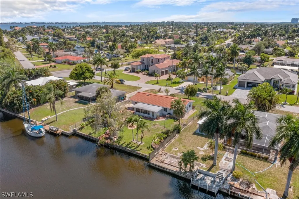 5277 Tamiami Court Cape Coral FL 33904