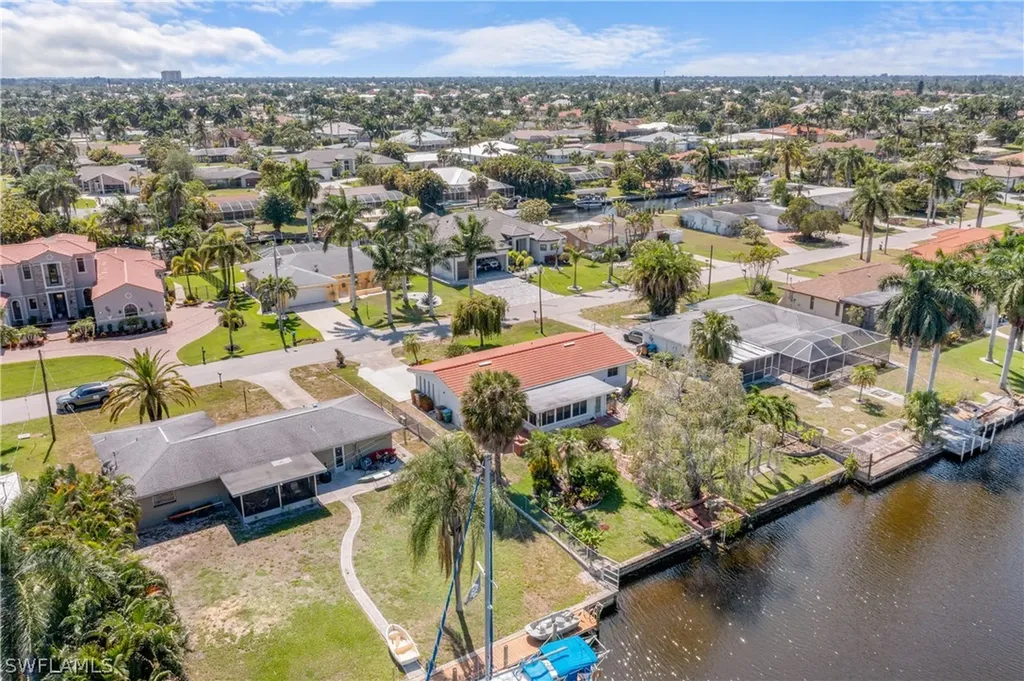 5277 Tamiami Court Cape Coral FL 33904