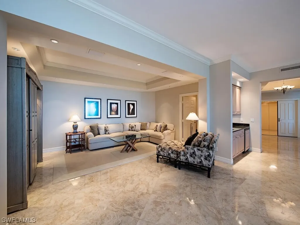 7575 Pelican Bay Boulevard Naples FL 34108