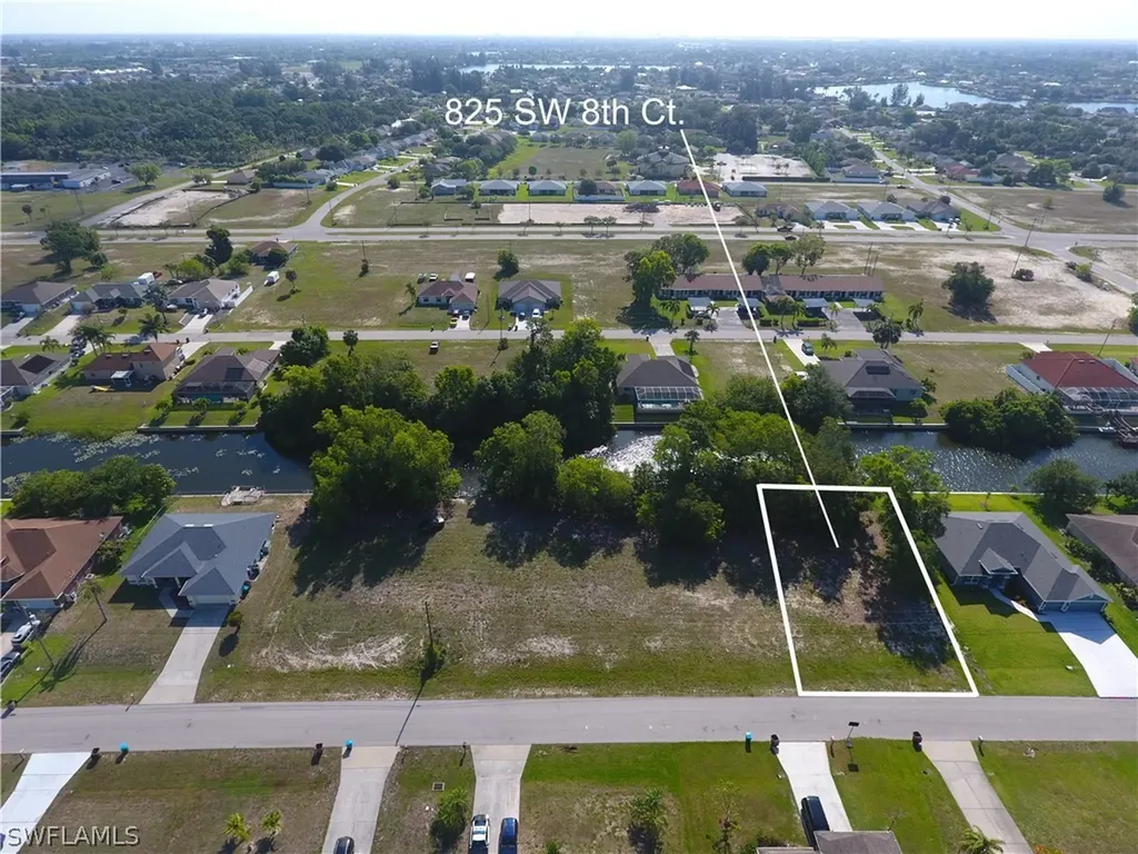 825 SW 8th Court Cape Coral FL 33991