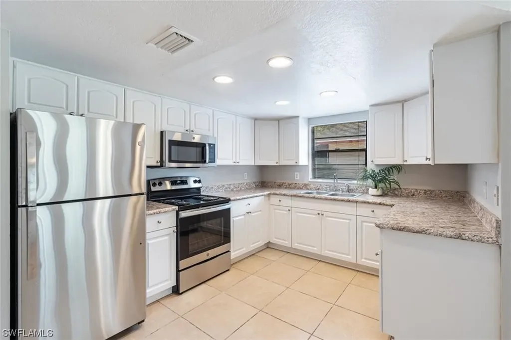 705/707 SE 5th Street Cape Coral FL 33990