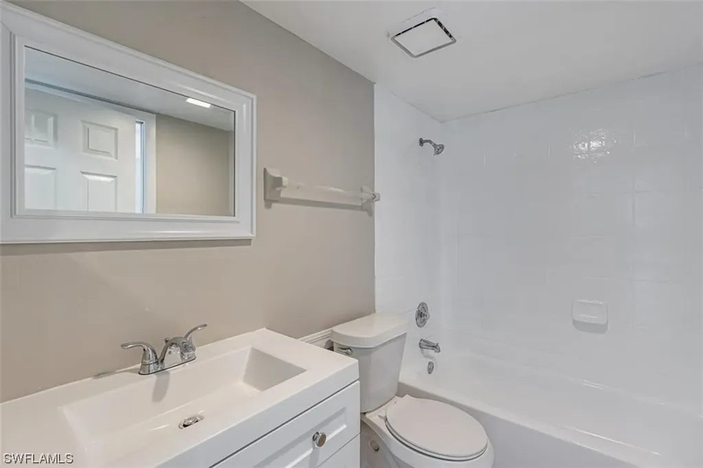 705/707 SE 5th Street Cape Coral FL 33990