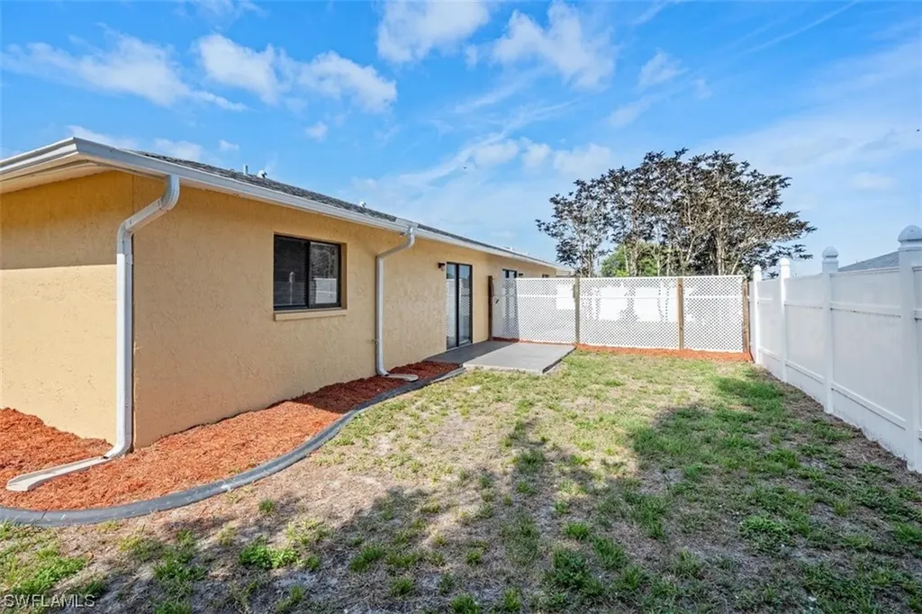 705/707 SE 5th Street Cape Coral FL 33990