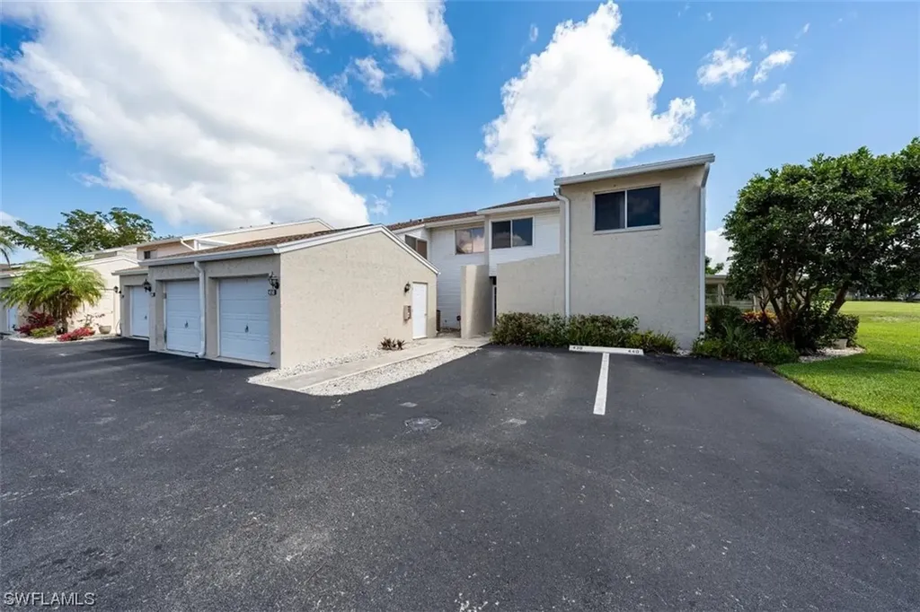Naples FL, 438 Bristle Cone Lane, Unit 20